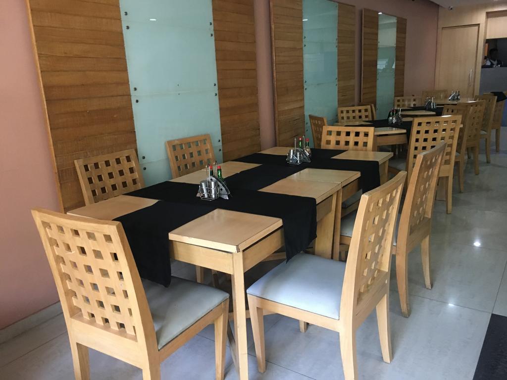 Sukh Hotel Mumbai Bagian luar foto