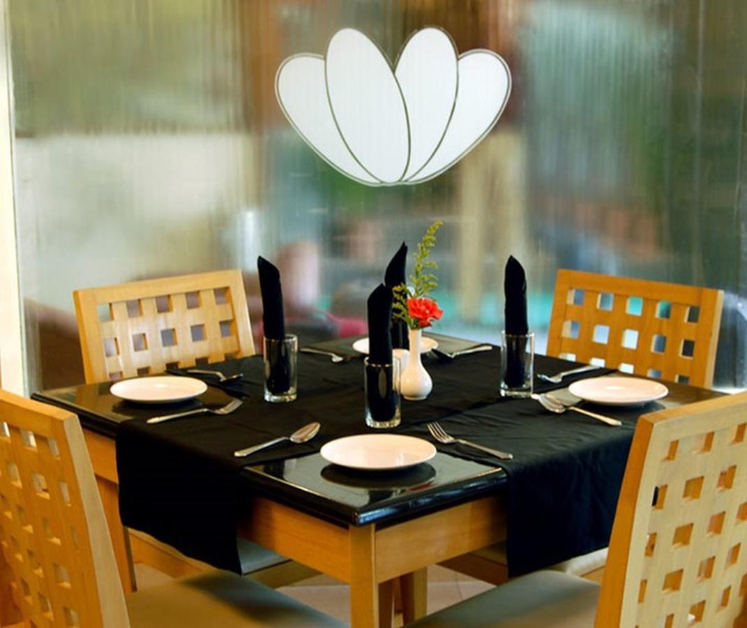 Sukh Hotel Mumbai Bagian luar foto