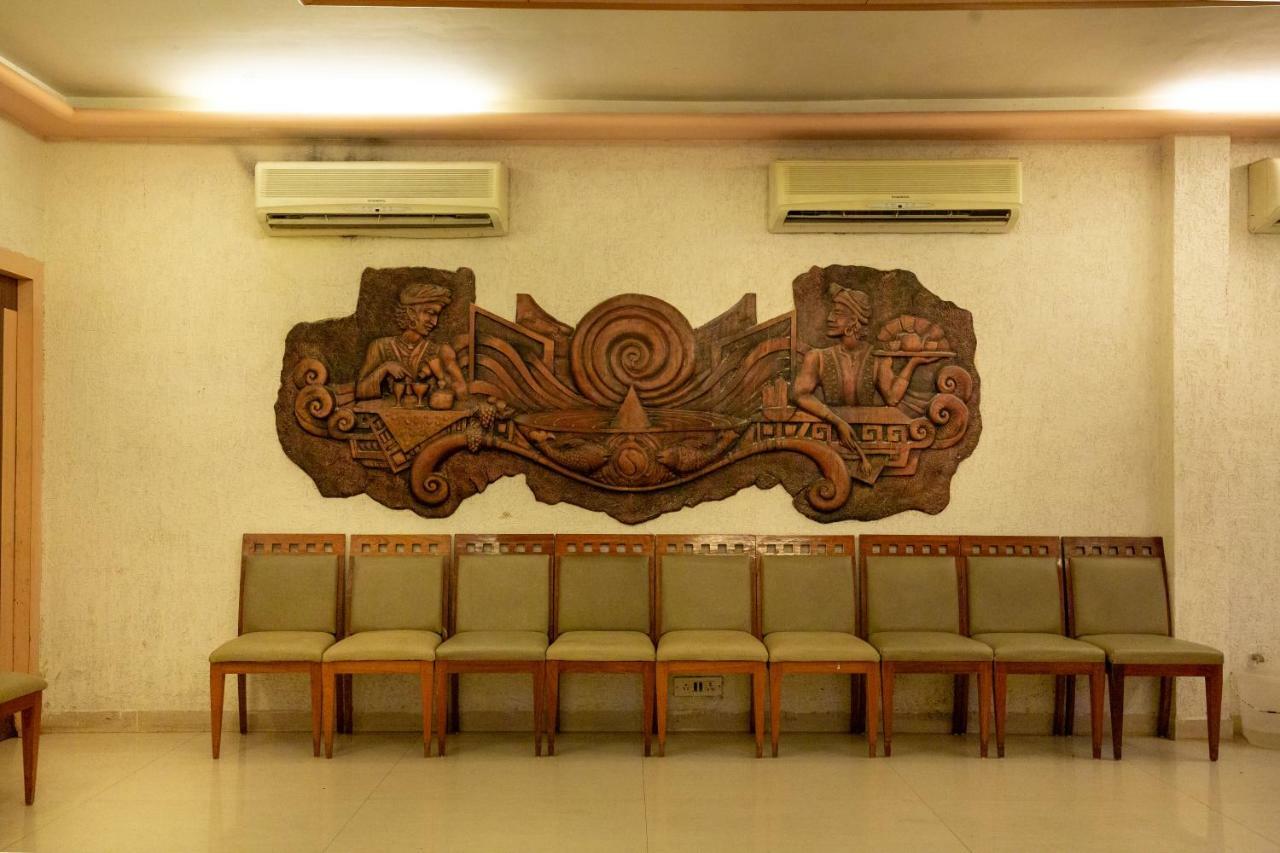 Sukh Hotel Mumbai Bagian luar foto